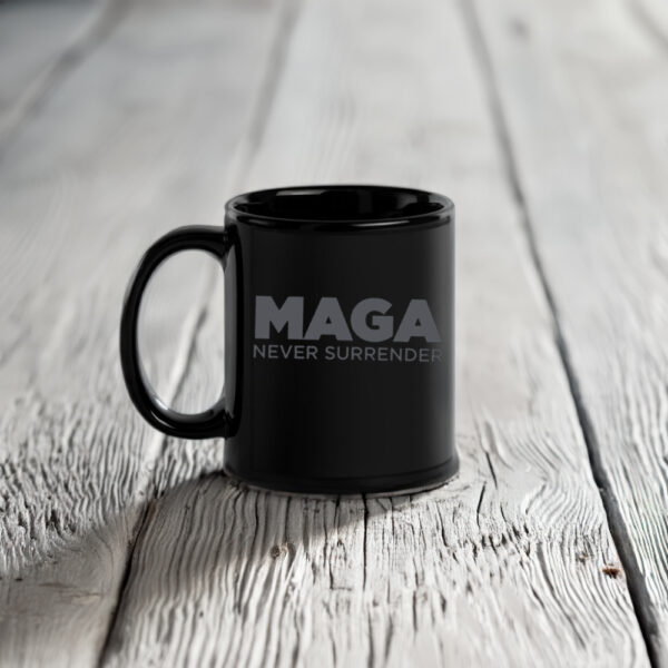Trump MAGA NEVER SURRENDER Mugs